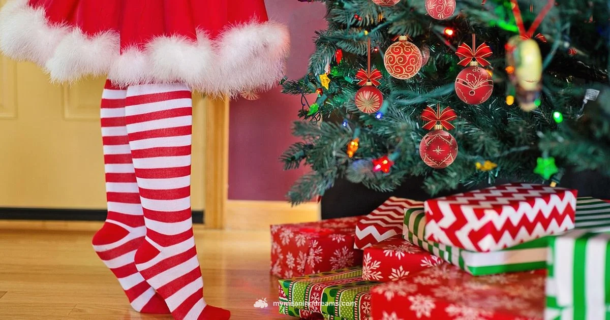 Dream Meaning: Christmas Decor - Meaning of My Dreams